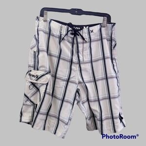Hurley White w/Blue & Black plaid 11" board shorts, 32 waist